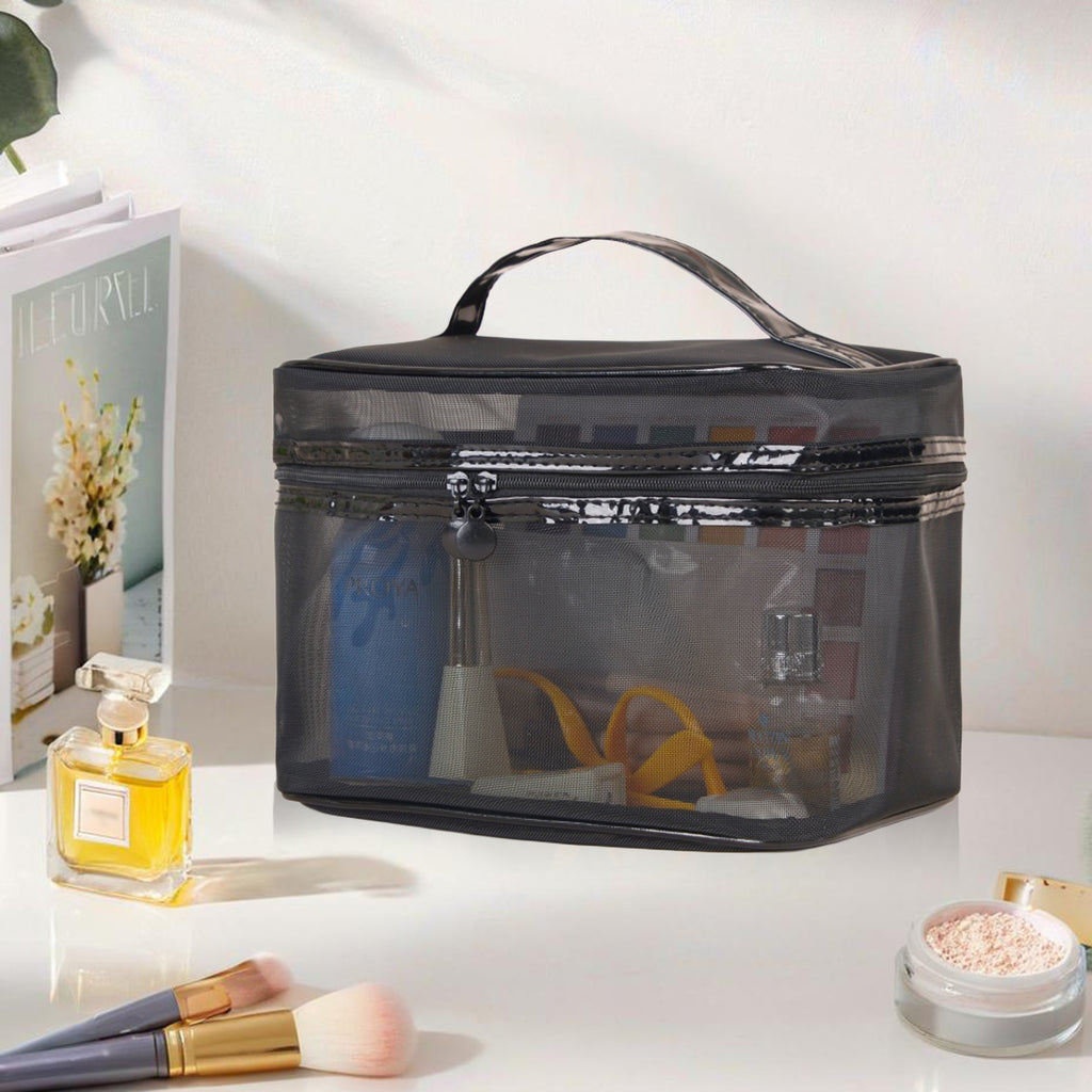 Meshed wash bag